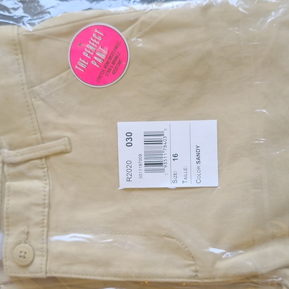BNWT Girls Uniform Skinny Perfect Chinos sz16 - Picture 4 of 4